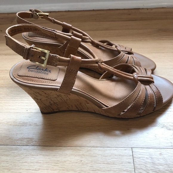 Clarks tan leather Bendables Strappy Wedge Sandals Size 8 - Picture 3 of 5